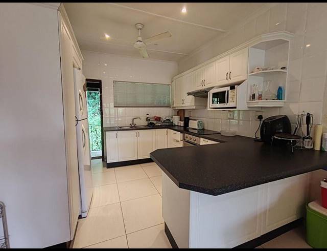 2 BEDROOM APARTMENT FOR SALE IN RENNIES BEACH